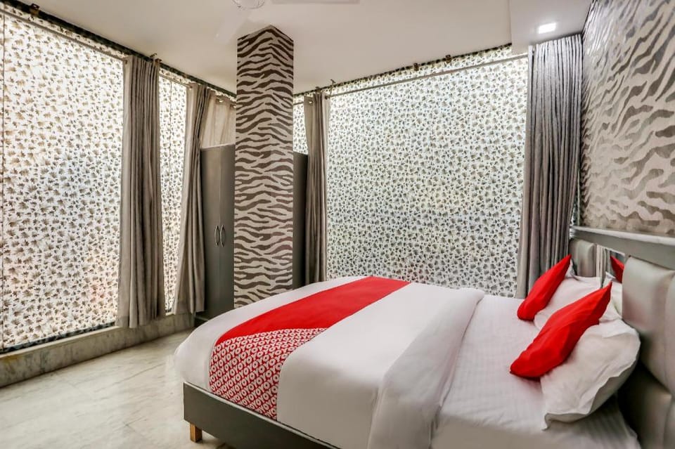 Hotel O Anshun Residency Near Mk Cinemas Rohini Hotel in Delhi