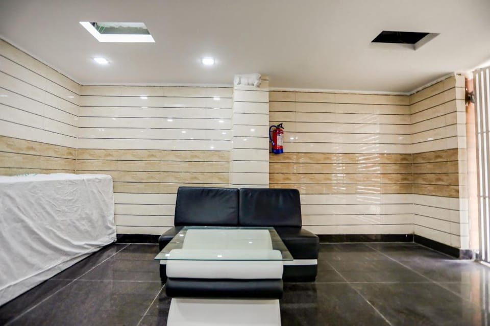 Hotel O Anshun Residency Near Mk Cinemas Rohini Hotel in Delhi