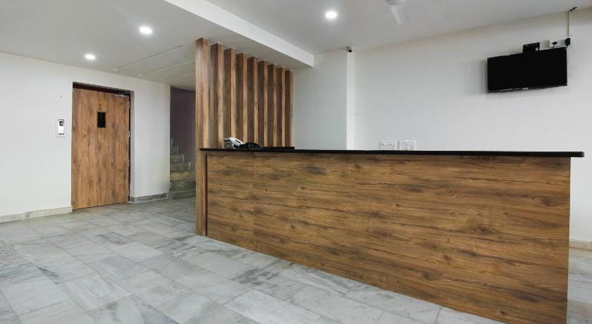 Super Capital O Sri Suprabhat Grand Near Kachiguda Railway Station Hotel in Hyderabad