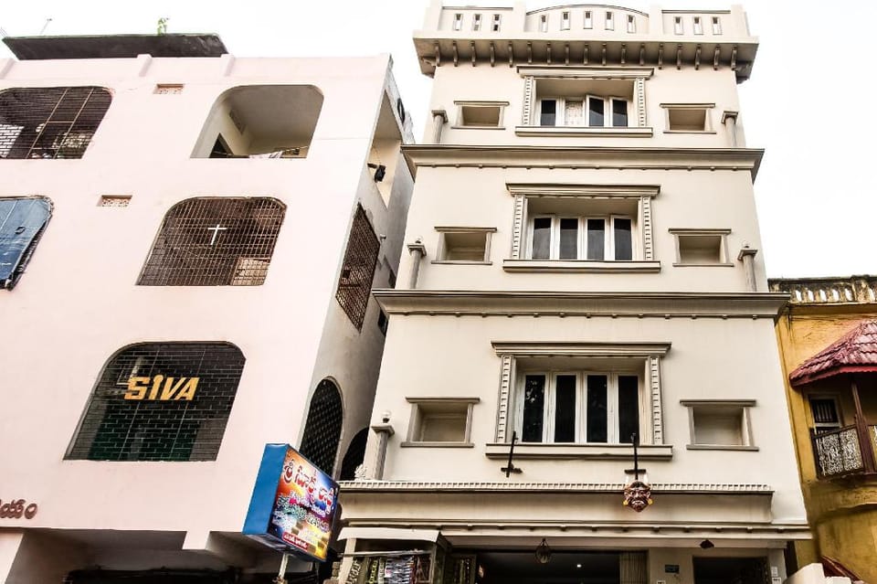 SPOT ON Sri Surya Lodge Hotel in Guntur