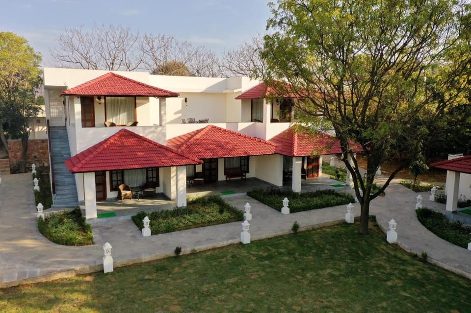 Sariska Safari Lodge Hotel in Rajasthan