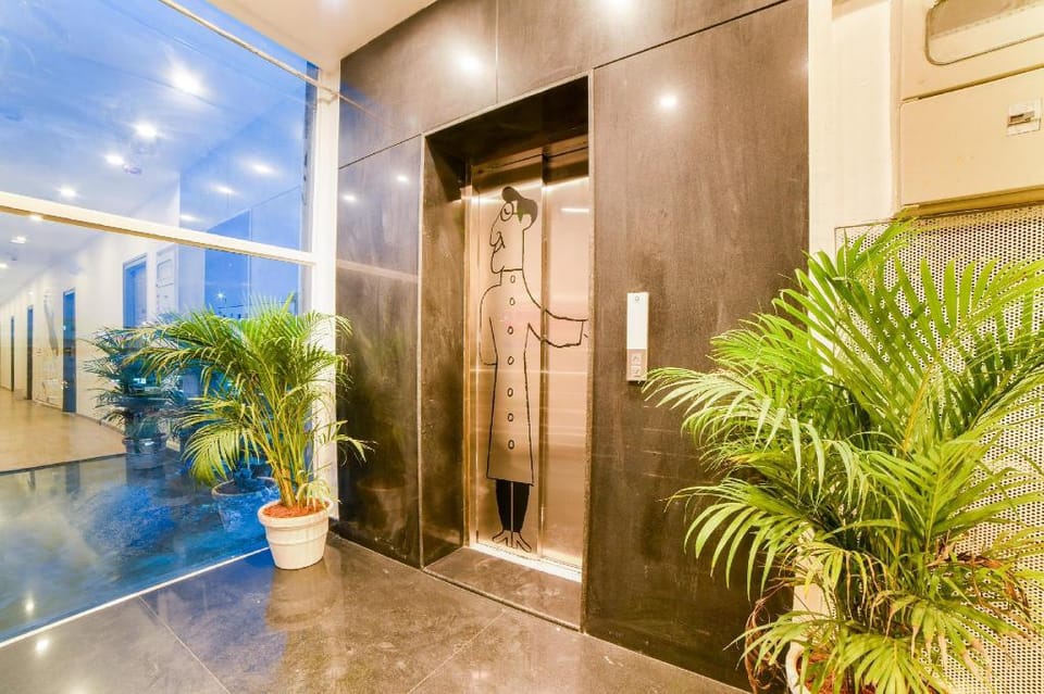 Super Townhouse Hosur Main Road Bommanahalli Near Gopalan Innovation Mall Hotel in Bengaluru