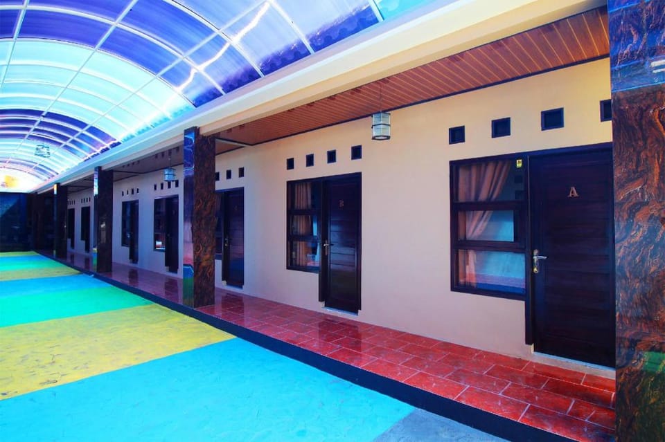 OYO 2630 Wisma Fahza Syariah Hotel in Indonesia