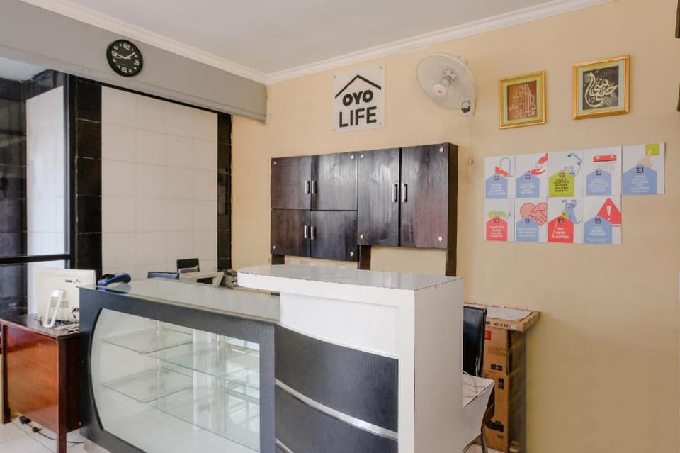 OYO Life 2744 Guest House Qudsi Hotel in East Java