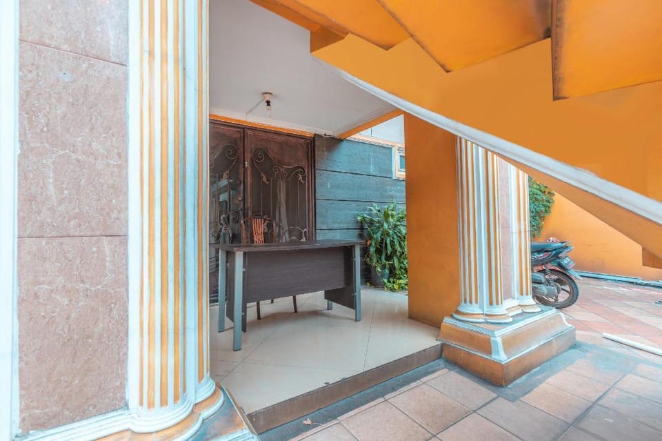 OYO 2765 Mulia Raja Kost Hotel in West Java