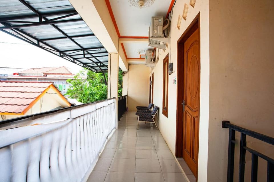 SPOT ON 2875 Kost Pandawa Syariah Hotel in Indonesia