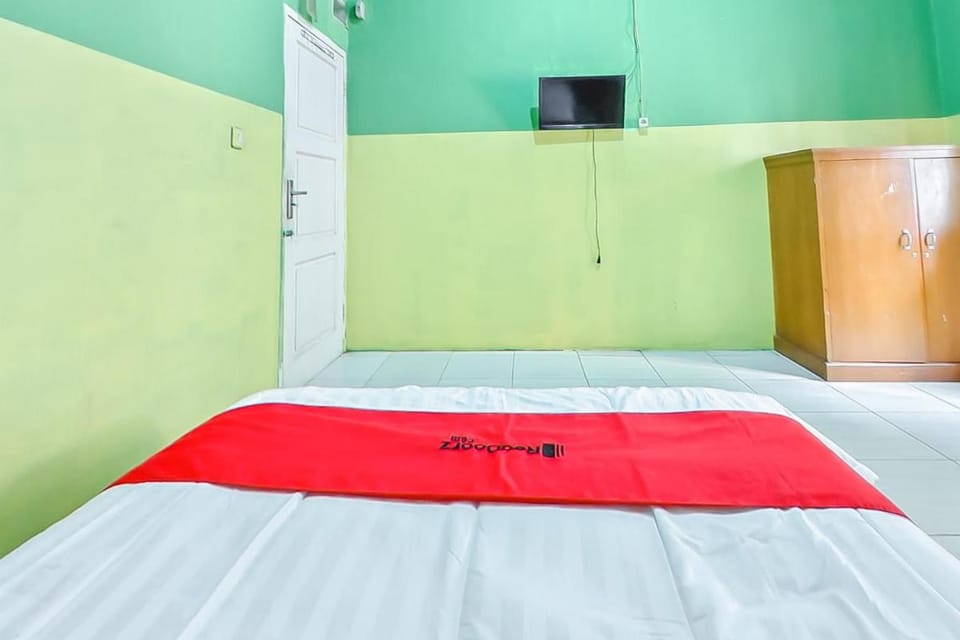 RedDoorz near RS Dr Hafiz Cianjur Hotel in West Java