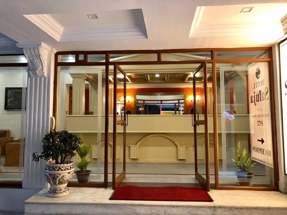 HOTEL SALUJA Hotel in West Bengal