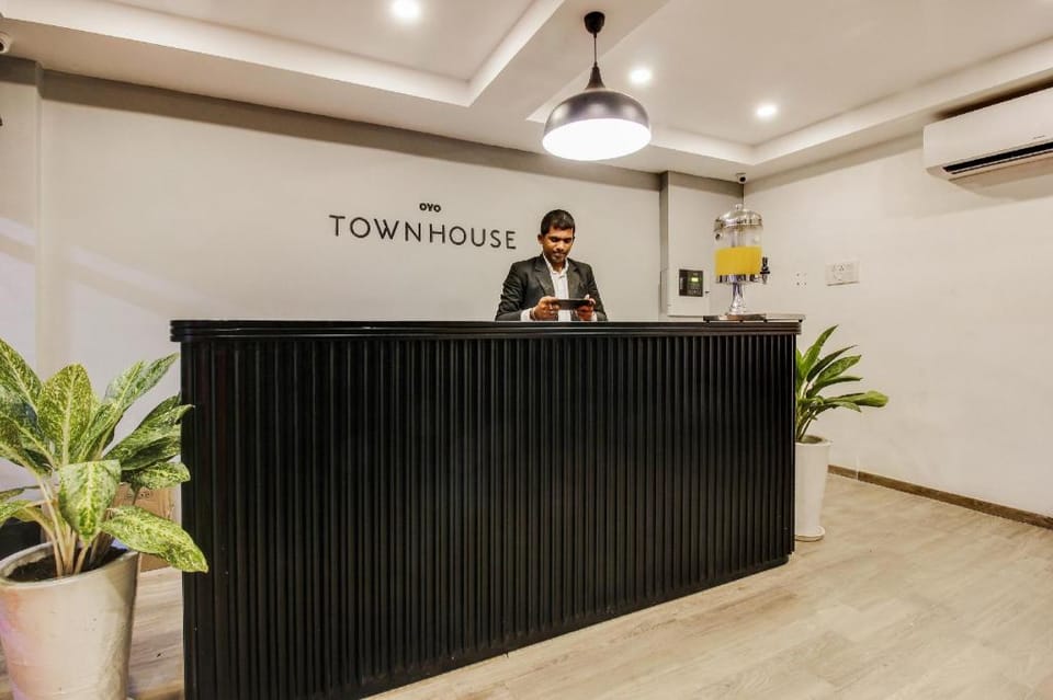 Townhouse 359 Begumpet Near Hyderabad Central Hotel in Hyderabad