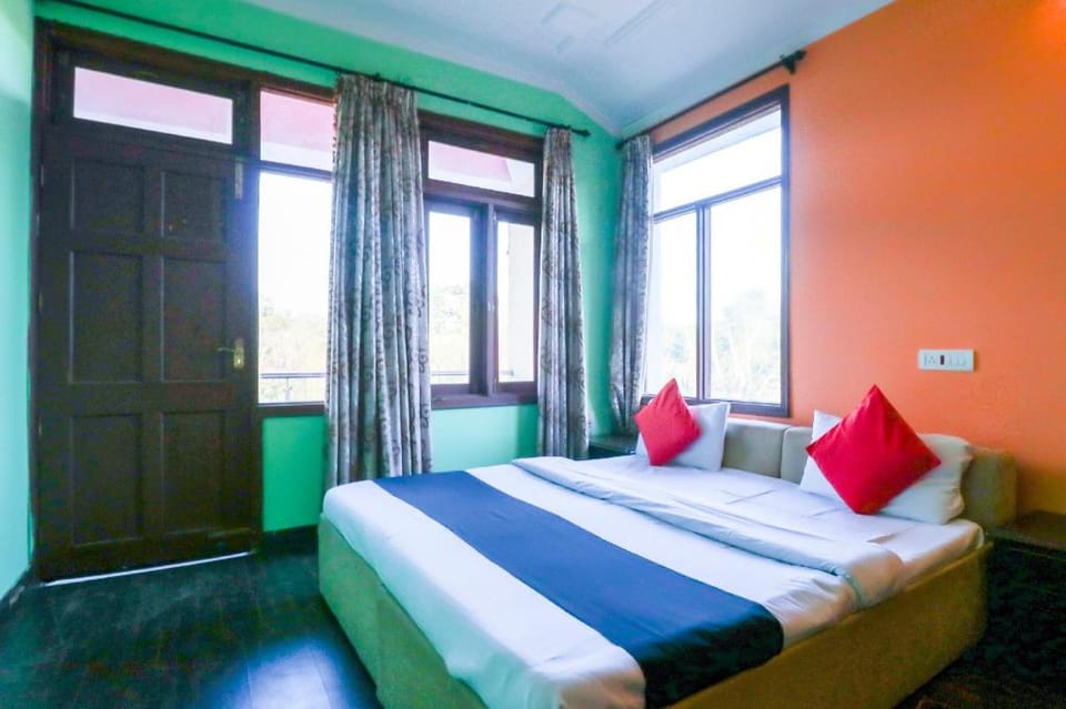 Capital O Saloh Palace Hotel in Punjab, India