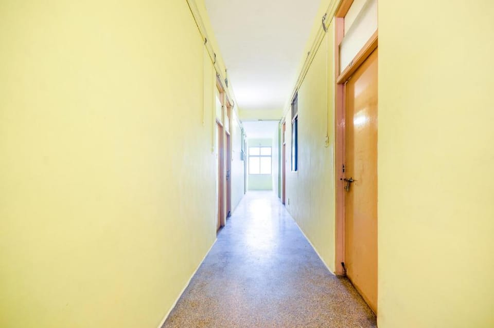Super Hotel O Aruljothi Gandhipuram Bus Terminus Hotel in Coimbatore