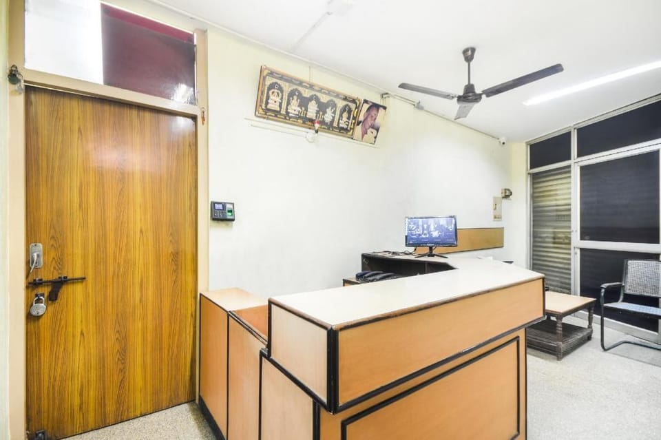 Super Hotel O Aruljothi Gandhipuram Bus Terminus Hotel in Coimbatore