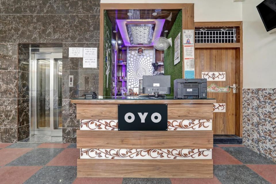 SPOT ON by OYO Hotel pratap plaza Hotel in Uttar Pradesh