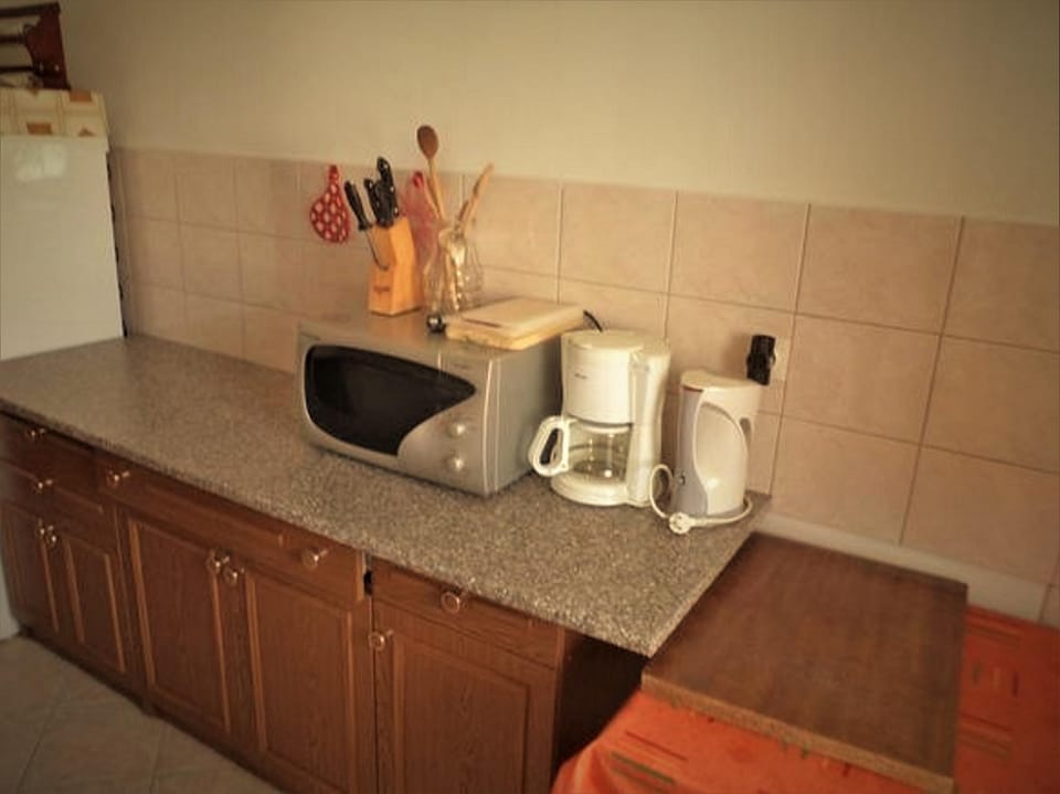 Apartment Daisy to 9 p. with 3 Terrace, Apartment in Lika-Senj County