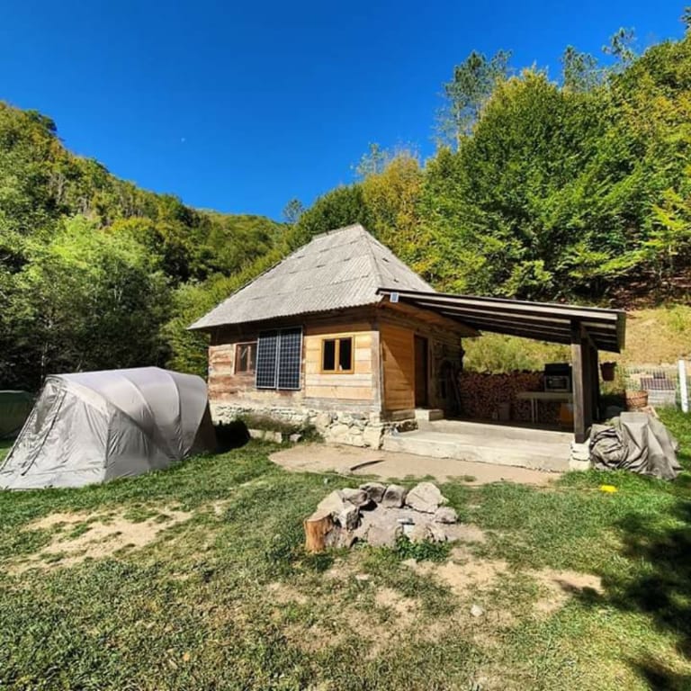 Cozy hut in the wild nature of Romania Vacation rental in Romania