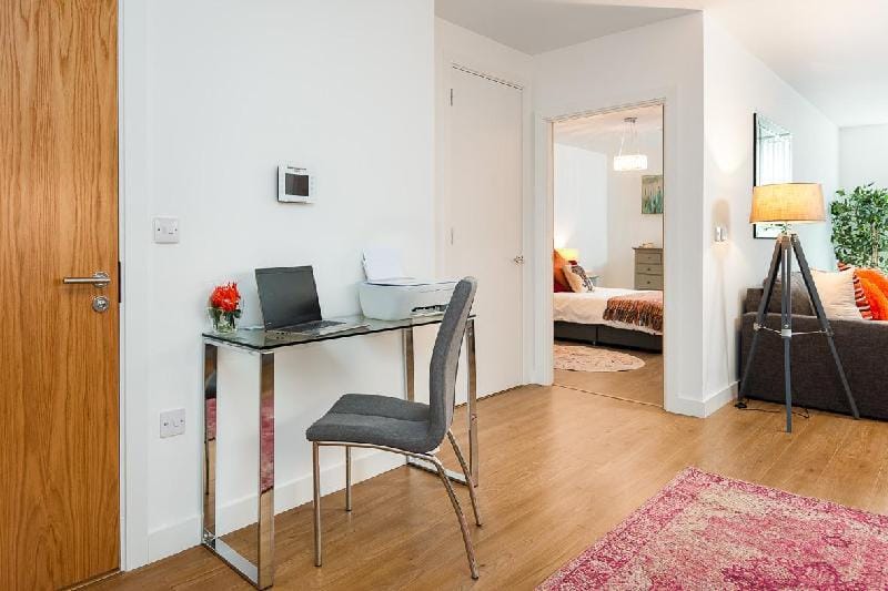 Beautiful Apartment Suite by Ayoola SA Apartment in Bracknell