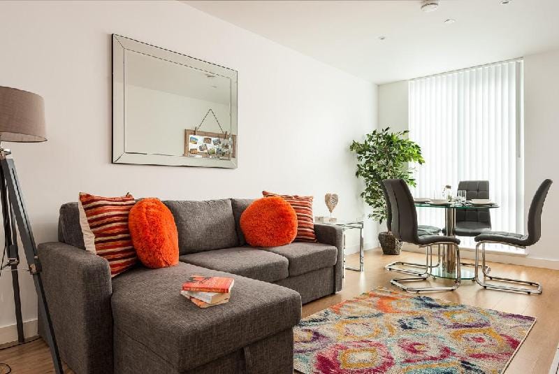Beautiful Apartment Suite by Ayoola SA Apartment in Bracknell