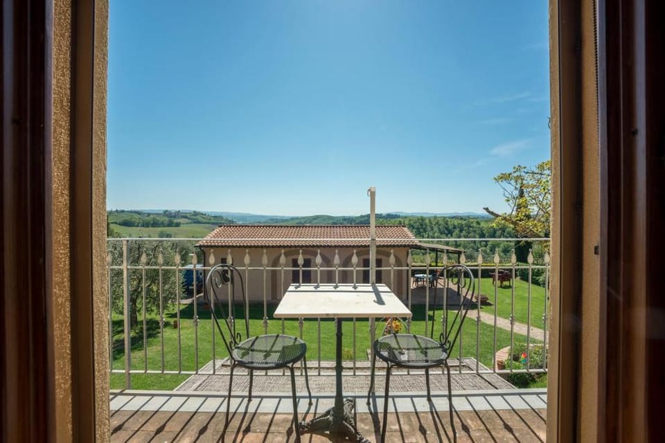 GIRASOLE appartamento con balcone panoramico Apartment in Tuscany