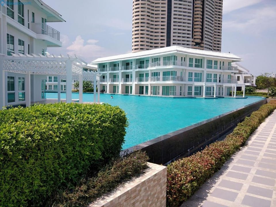 Energy Hua Hin - Pool View, Private Beach, Fitness Apartment in Thailand