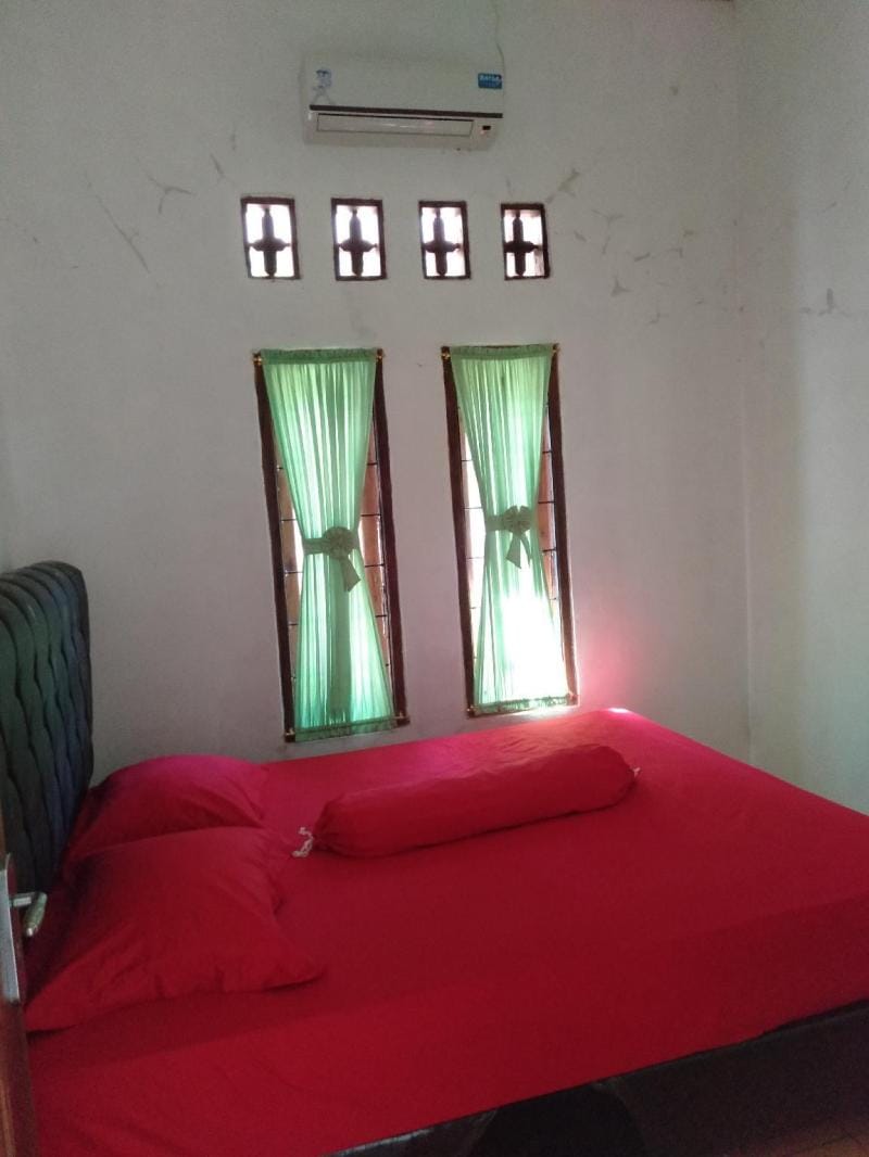 Homestay Putri Vacation rental in Indonesia