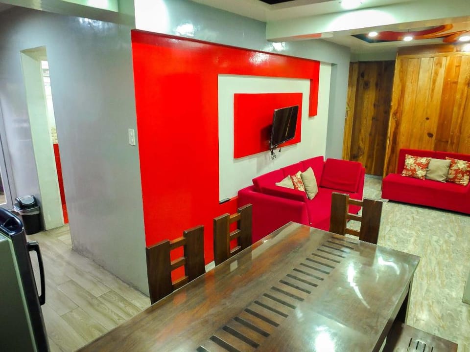 Baguio 3-Bedroom Modern Red Apartment Unit Apartment in Baguio