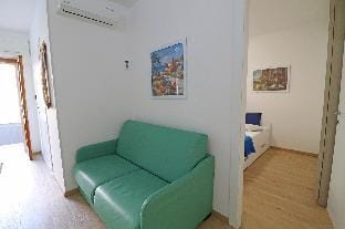 Holiday Apartment With Wi-fi, Air Conditioning And Balcony Pets Allowed Vacation rental in Otranto