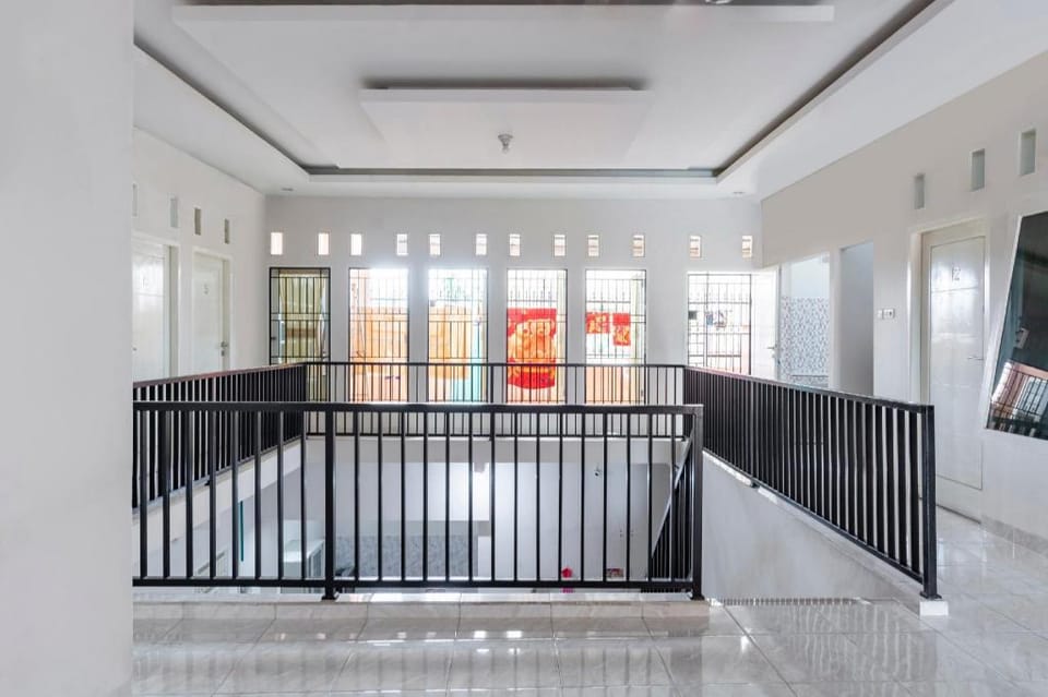 OYO 2898 kost Irfani Hotel in Indonesia