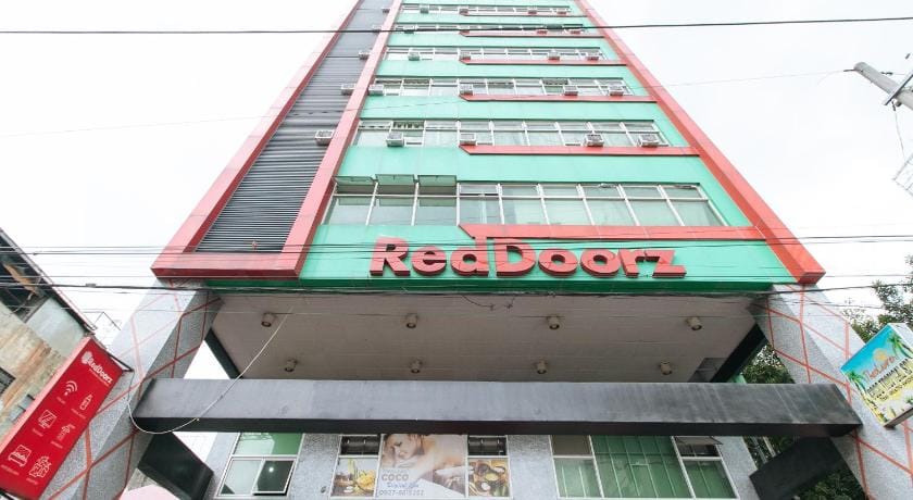 RedDoorz near Quiapo Church Manila Hotel in Manila City