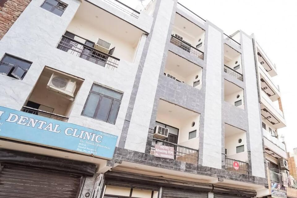 OYO Flagship 69520 Amazing Stays Near M2k Cinemas Rohini Hotel in Delhi