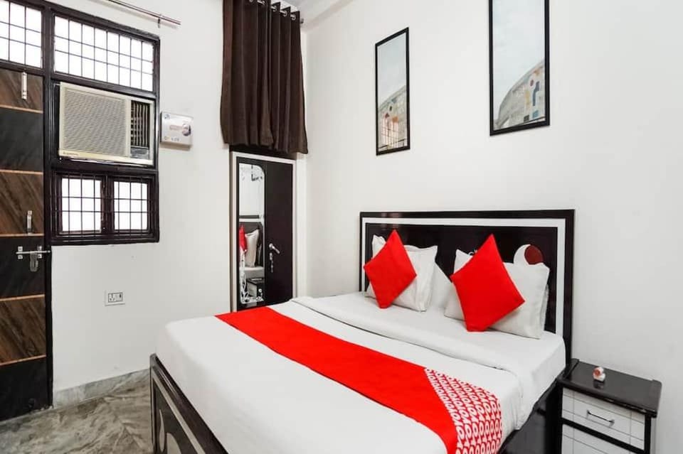 OYO Flagship 69520 Amazing Stays Near M2k Cinemas Rohini Hotel in Delhi