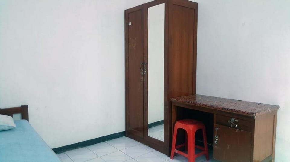 Kos Putri Kalijudan Barat Vacation rental in Surabaya