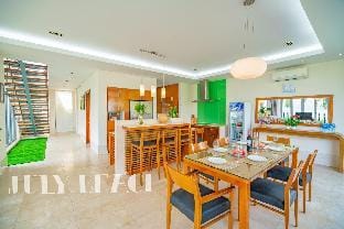 HOT VIEW FLORA VILLA DA NANG (4 Bedroom)  Villa in Hoa Hai