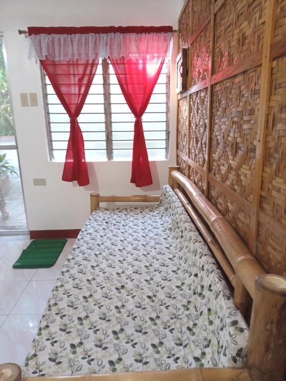 Felipa Beach Residence - Jasmine Vacation rental in Dumaguete