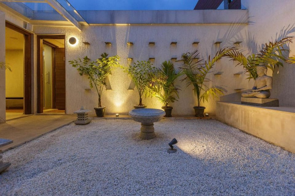 Moksh Garden Suites - Pool & Jacuzzi 102 Apartment in Bengaluru