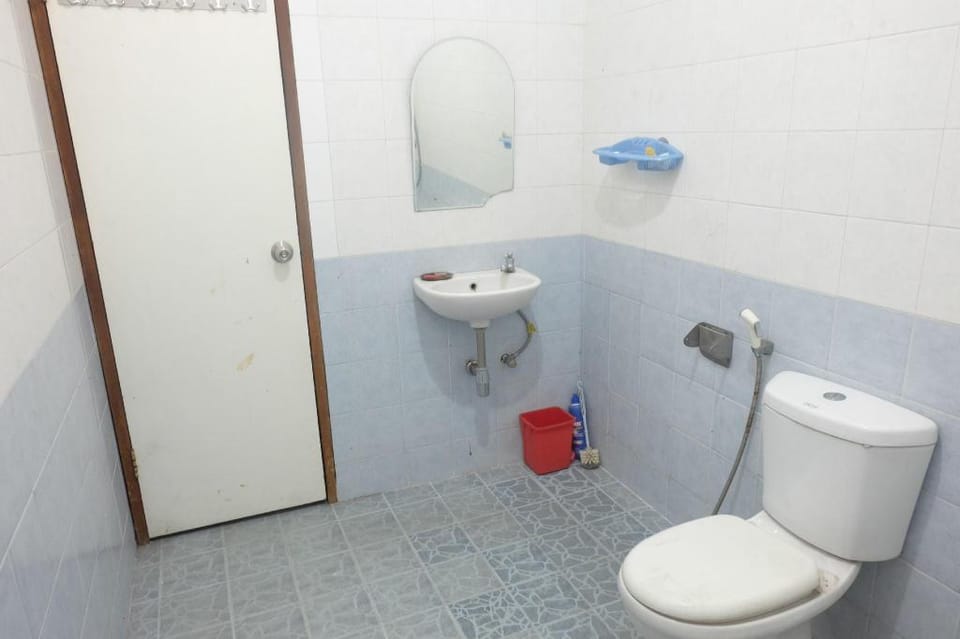 Gloria Home  Studio-8 (Family/Group) Vacation rental in Bandung