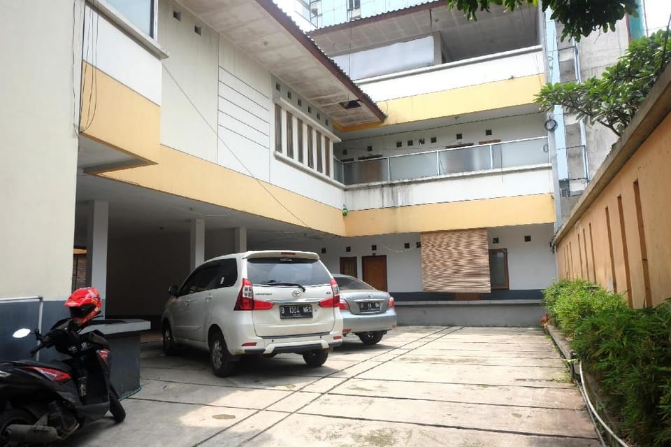 Gloria Home  Studio-8 (Family/Group) Vacation rental in Bandung