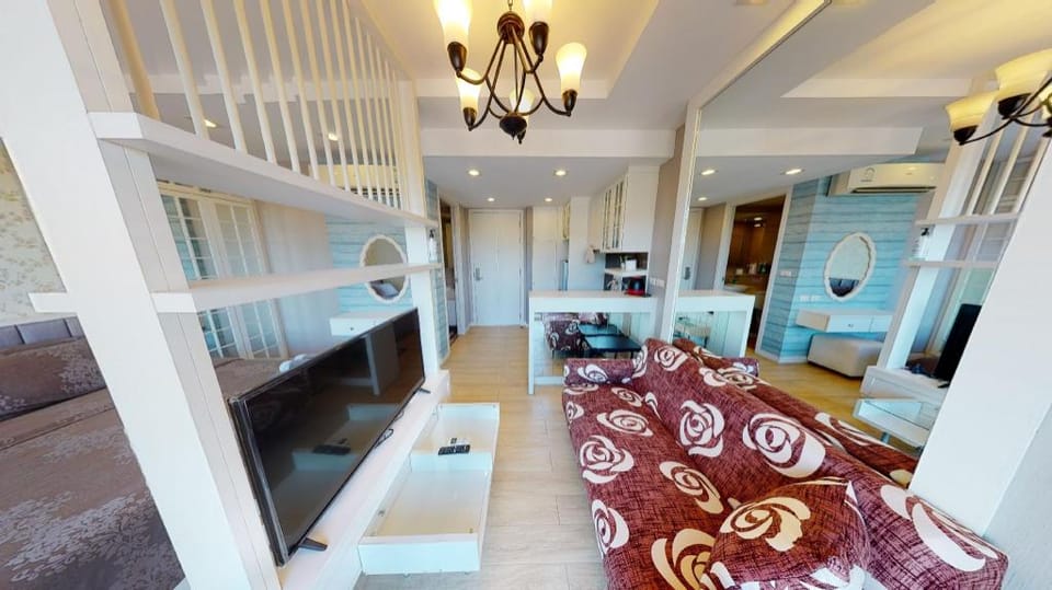COZY near beach 200m.& rooftop pool Apartment in Chon Buri Changwat