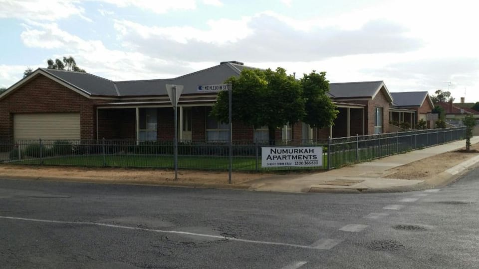 Numurkah Self Contained Apartments - The Saxton Apartment in Victoria