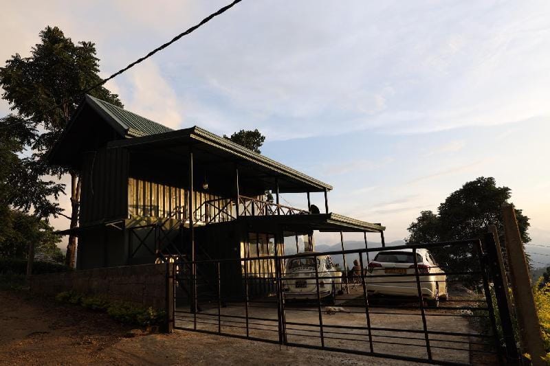 Unique cabin offering tranquil vistas Vacation rental in Central Province