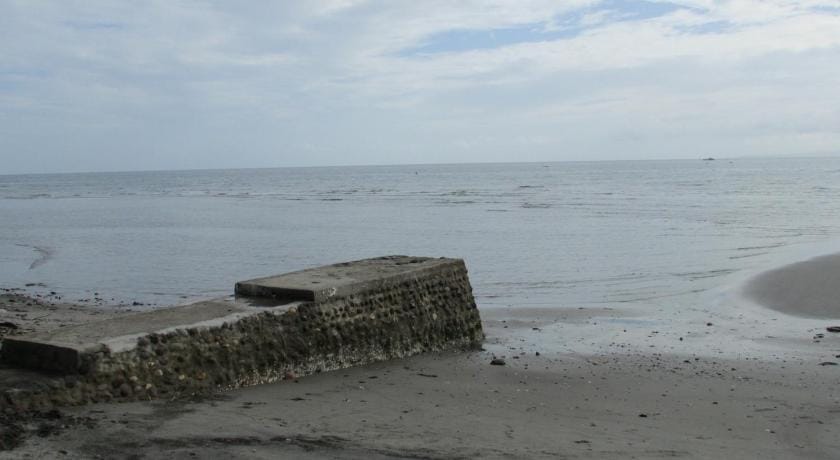 Felipa Beach Residence - Lotus Vacation rental in Dumaguete