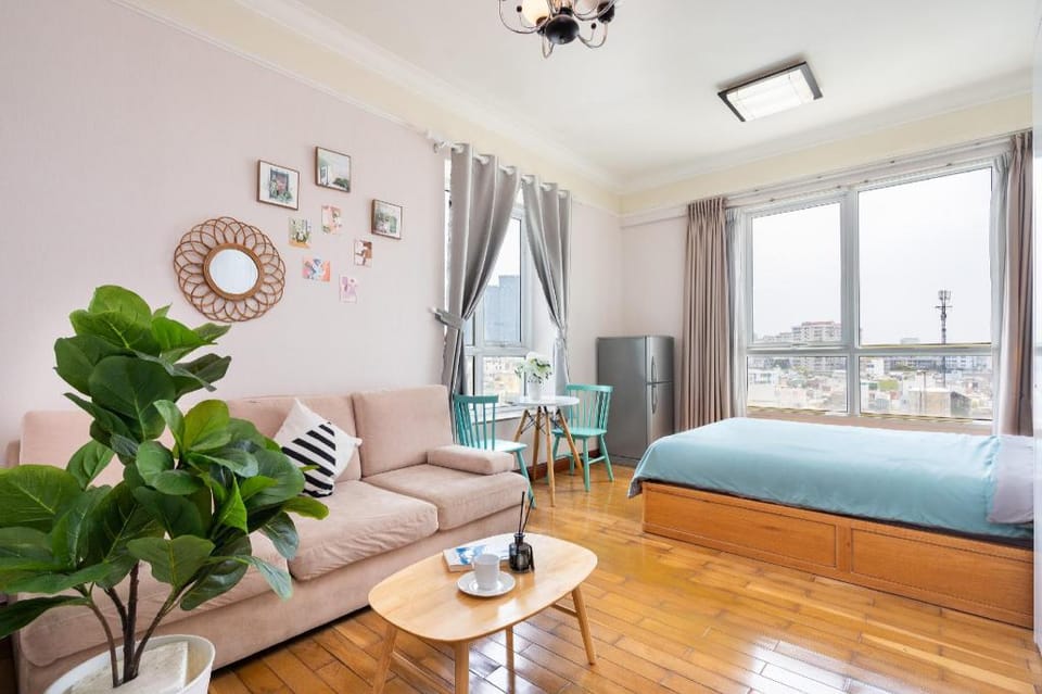 THE MANOR 2 STUDIO APT FREE ROOFTOP POOL  Apartment in Ho Chi Minh City