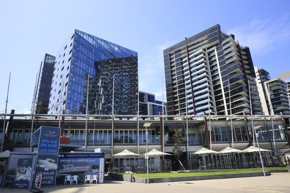 Luxury Penthouse Right Above The District Dockland Apartment in Melbourne