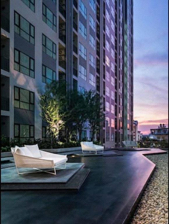 N11 The Base, Infinity pool , 100 m. from the sea Apartment in Pattaya City