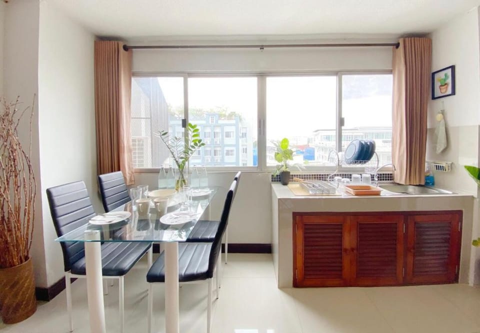 Cozy family room on NIMMAN 12   Apartment in Chiang Mai