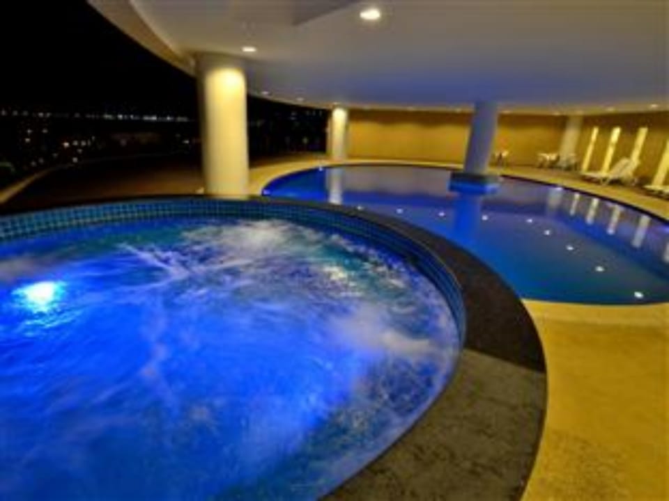 Fabulous Luxury 1 Bedroom for 2-6 pax Apartment in Tanjung Bungah