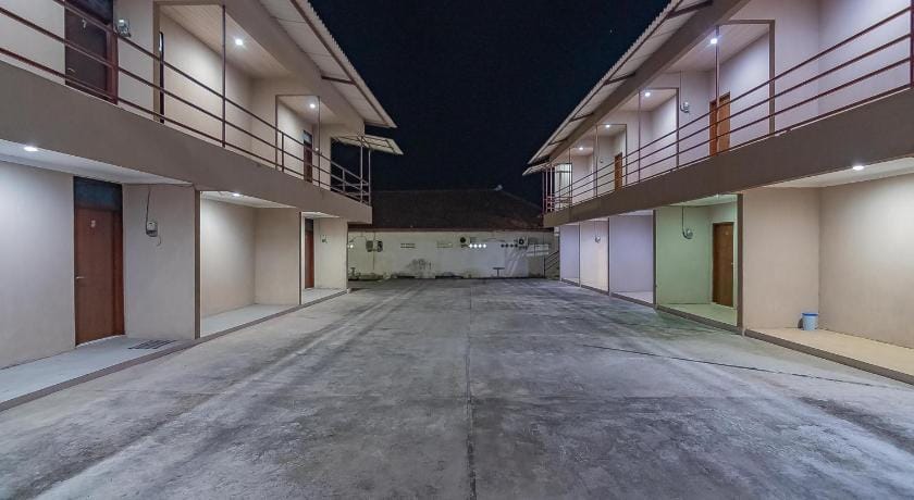 RedDoorz Plus @ Bukit Cinta Street Balikpapan Hotel in Indonesia