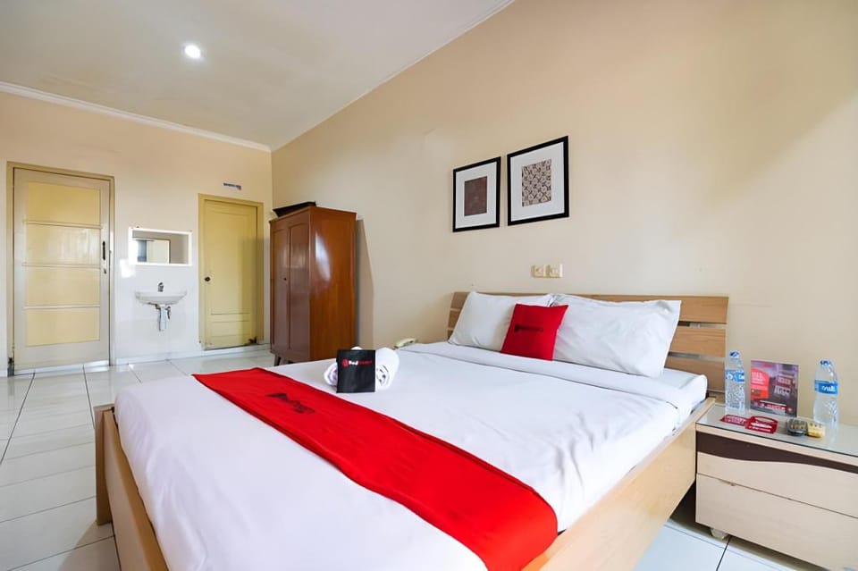 RedDoorz @ Urip Sumoharjo Solo Bed and Breakfast in Indonesia