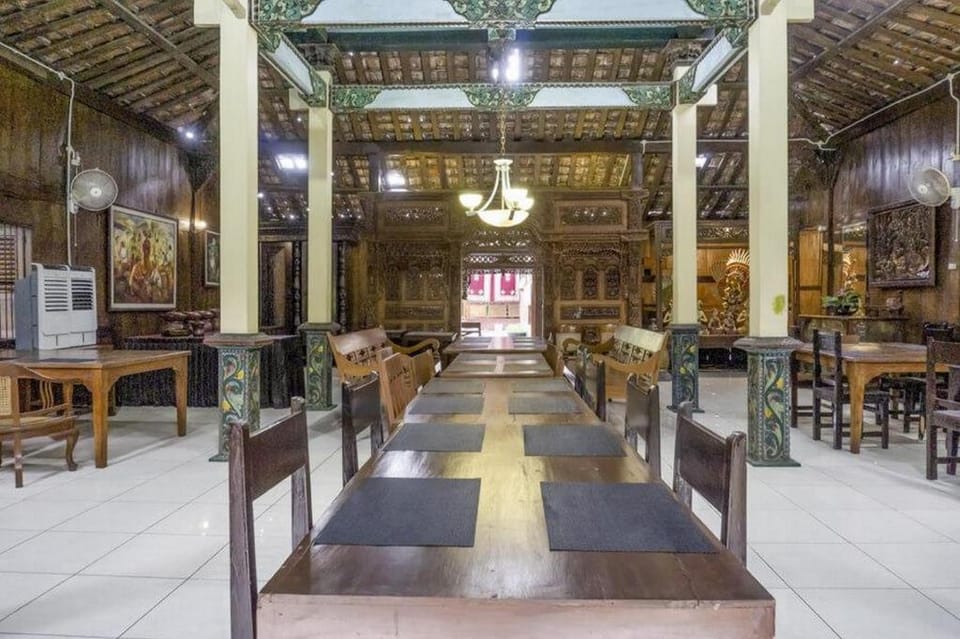 RedDoorz Syariah @ Lempuyangan Bed and Breakfast in Yogyakarta