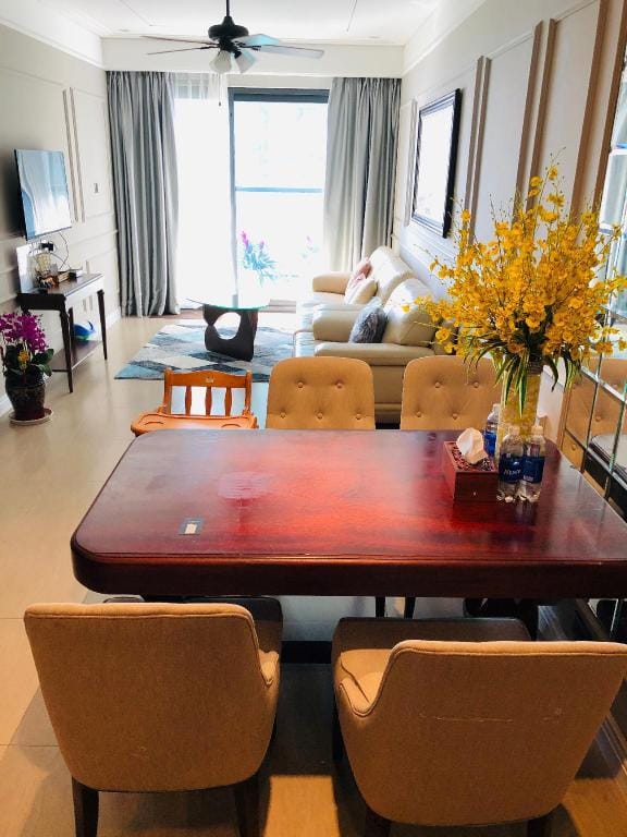Sun Kissed Seafront VIP Luxury 2-Bedroom apartment Apartment in Da Nang