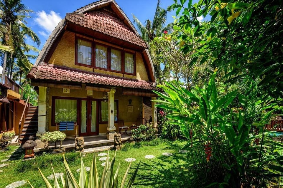 2BR Villa Garden View + Main Pool + Breakfast Villa in Sukawati